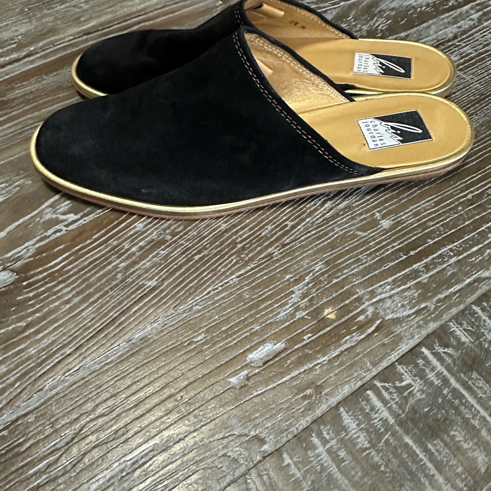 Shoes - Picture 2 of 4